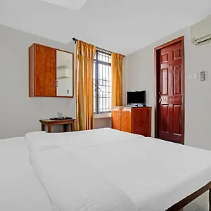 Collection O Aramam Executive 3*, Kochi India